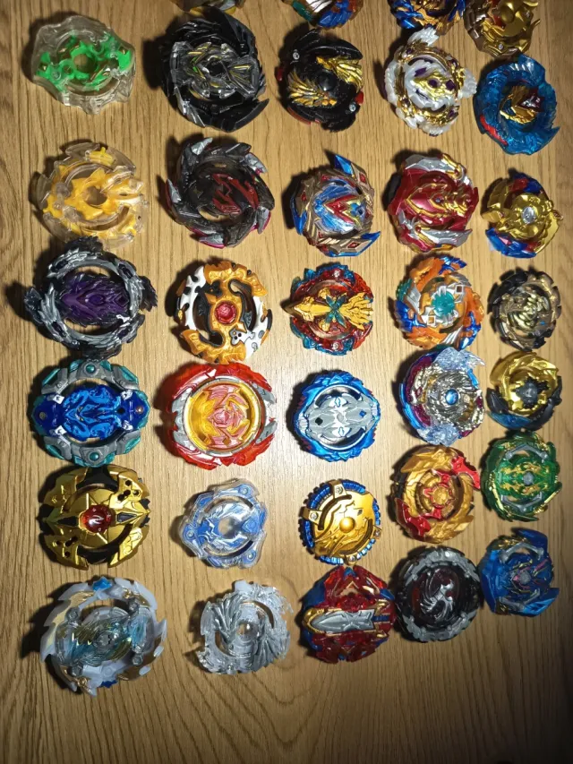 Scatola misteriosa Beyblade.