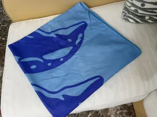 Asciugamano mare blu e fucsia