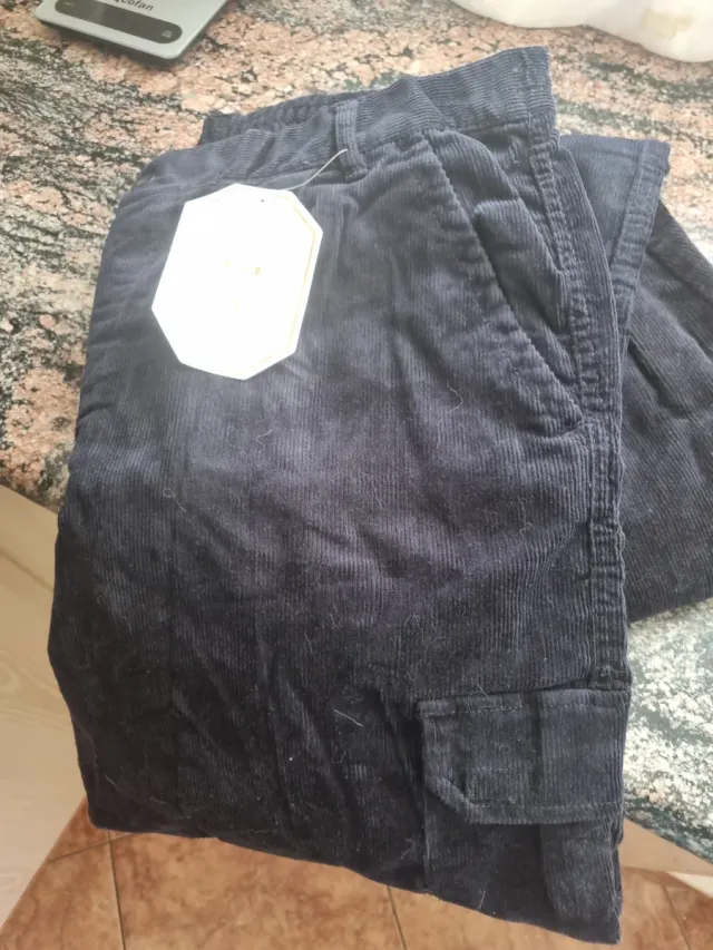 Pantalones pana multibolsillos