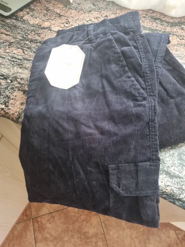 Pantalones pana multibolsillos