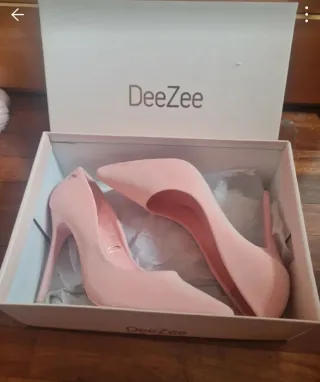 Zapatos Stilettos muy elegantes. 
Rosa bebé. 
