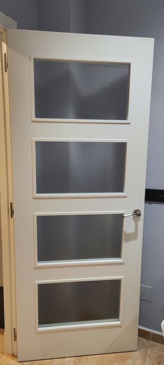 Puertas madera blanca salón madera maciza