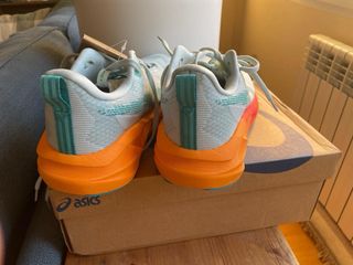 Asics Novablast 4 Naranja/Verde Azulado