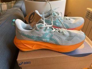 Asics Novablast 4 Naranja/Verde Azulado