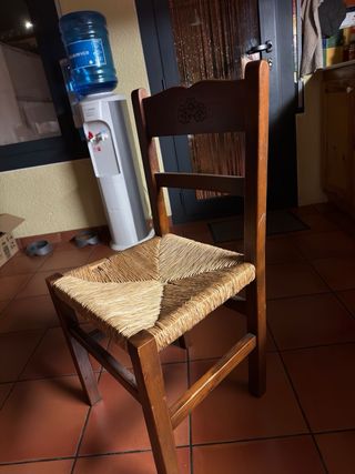 Mesa rústica de madera maciza redonda