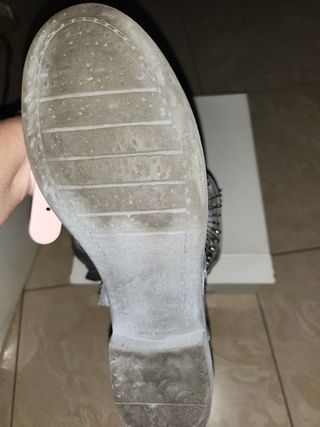 Stivaletti donna grigio con borchie