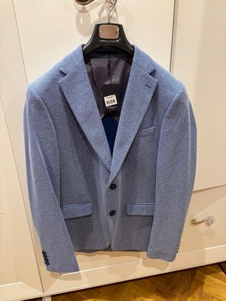 Americana de hombre azul