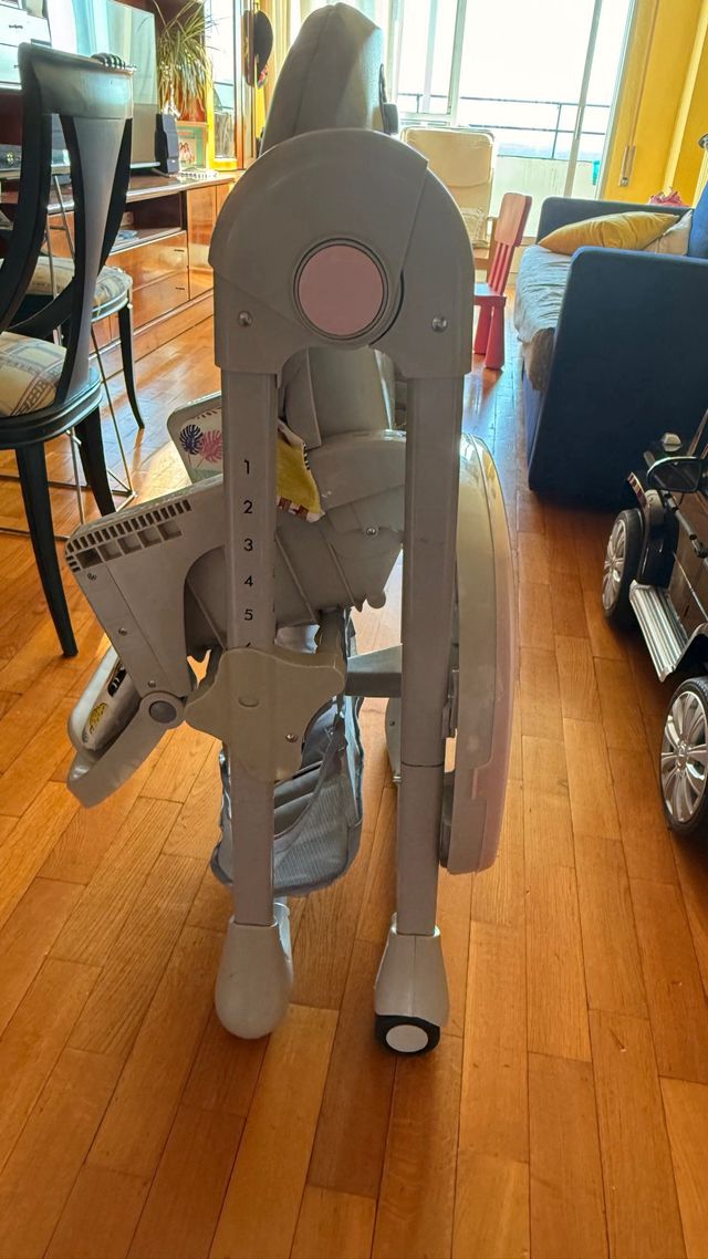 Trona de bebé plegable