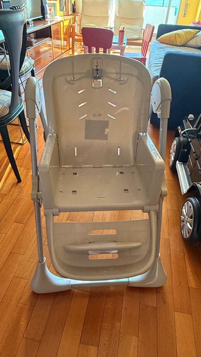 Trona de bebé plegable