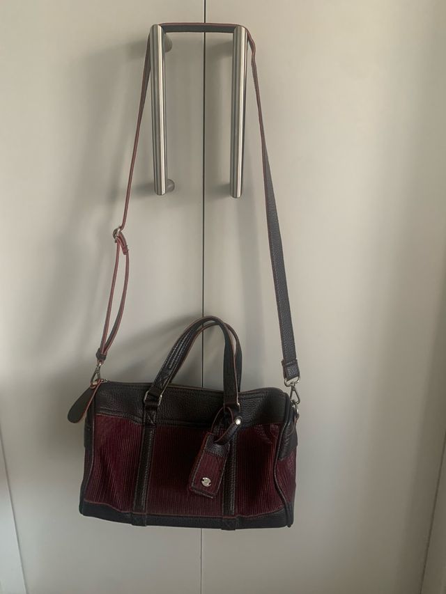 Bolso U marrón y granate de mano y de hombro
32x20