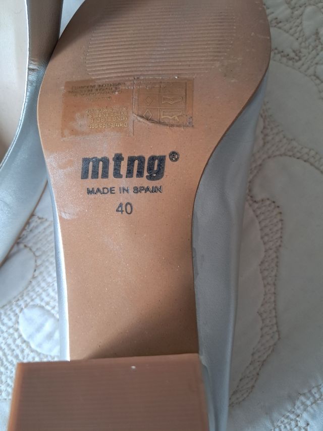 Zapatos de fiesta plateados