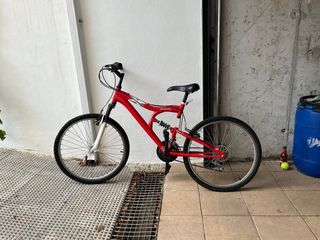 Bicicleta de Montaña Roja