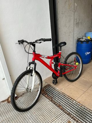 Bicicleta de Montaña Roja