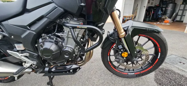 Honda CB500X 2022 Negra con Maletas