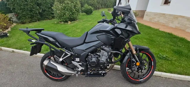 Honda CB500X 2022 Negra con Maletas