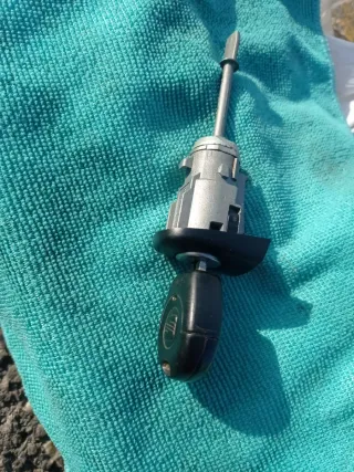 BOMBÍN PARA CERRADURA PUERTA IBIZA CÓRDOBA 6L