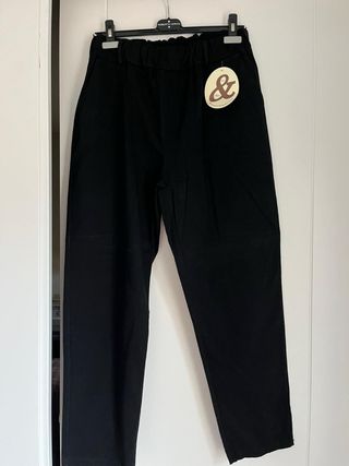 Pantalón casual negro y chocolate
