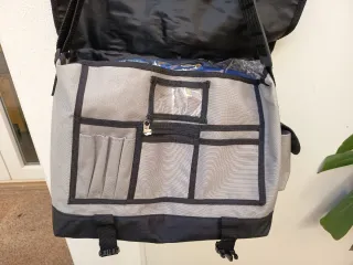 Maleta para llibros,ordenador, etc..