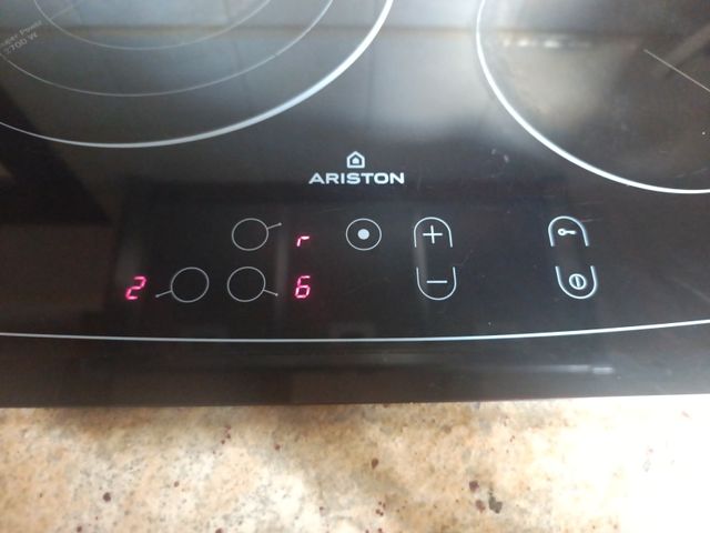 Placa Vitrocerámica Ariston
