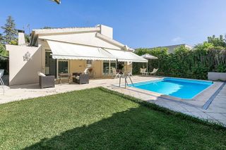 Chalet en venta en Residencial Triana - Barrio Alto en Gabias (Las)