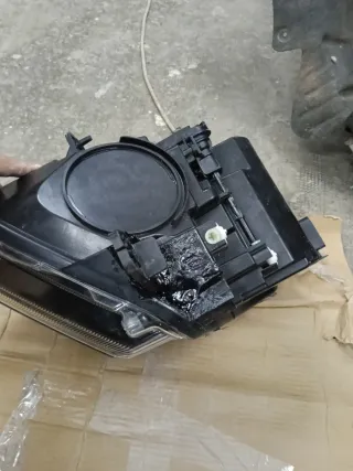 Faro delantero derecho marca omoda 5