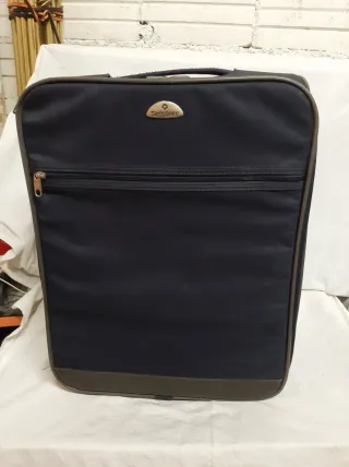 Maleta de cabina azul con candado