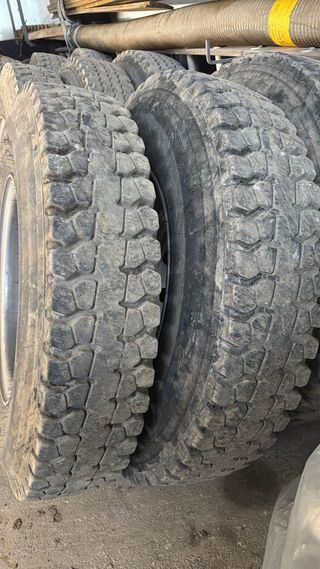 Neumáticos de camión con llanta
Pirelli TG85