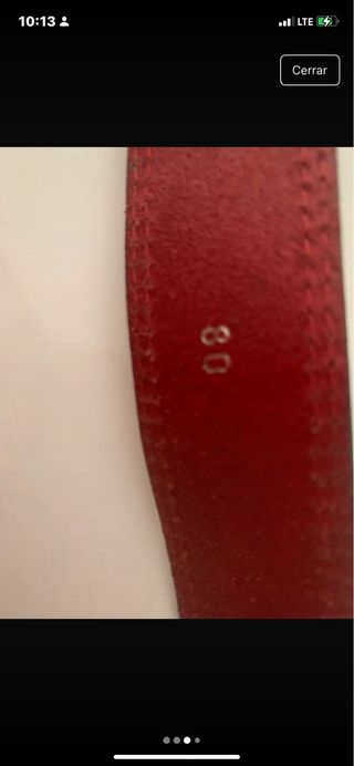 Cinturón rojo con adornos de ositos, como de Tous.