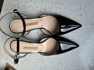 Zapatos Zara charol tacón negro Talla 38