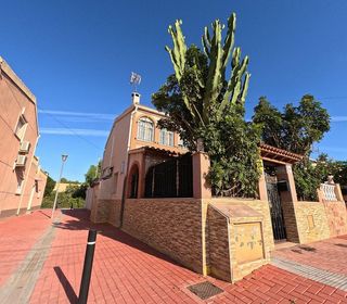Casa adosada en venta en  El Acequión - Los Naúfragos en Torrevieja