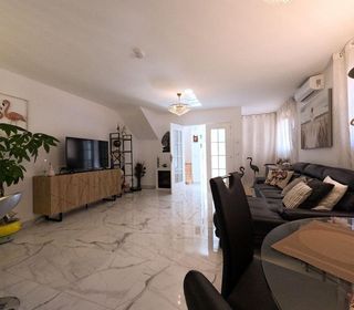 Casa adosada en venta en  El Acequión - Los Naúfragos en Torrevieja