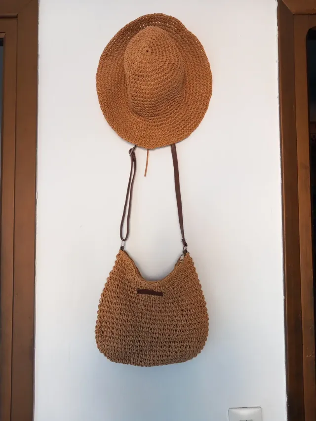 Conjunto Sombrero y Bolso Tejido