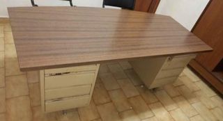 Mueble de despacho con puertas correderas