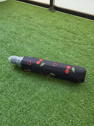 Paraguas plegable con estampado de cerezas