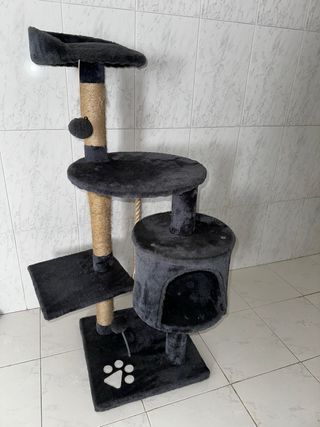 Torre para gatos con rascador