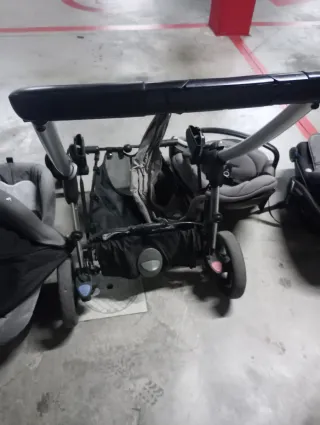 Carrito de bebé y silla de coche
