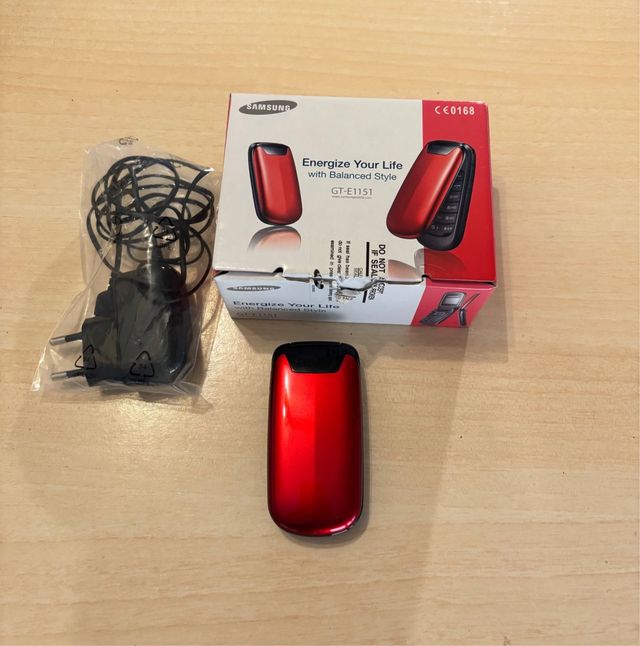Teléfono Móvil Samsung GT-E1151 Rojo