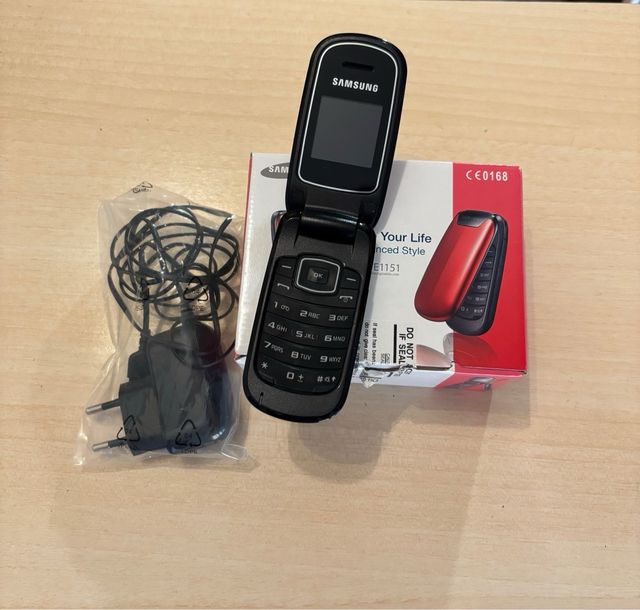 Teléfono Móvil Samsung GT-E1151 Rojo