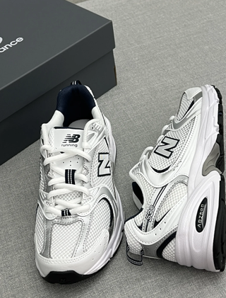 Zapatillas 530 NB blancas talla 45