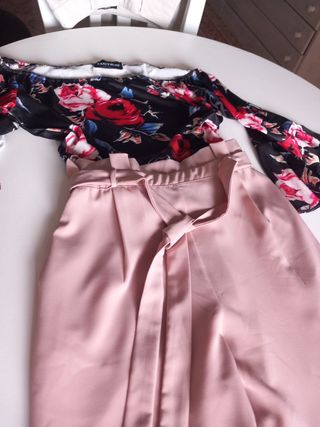 Conjunto Pull&Bear: Pantalón y Blusa Estampada