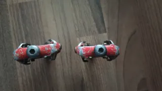 Pedales automáticos MTB rojos