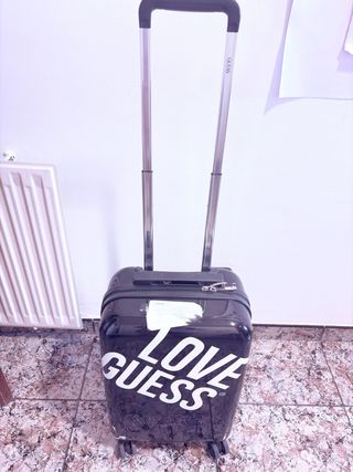Maleta pequeña Guess negra