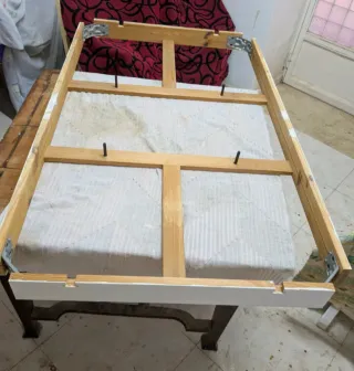 Mesa extensible de madera blanca