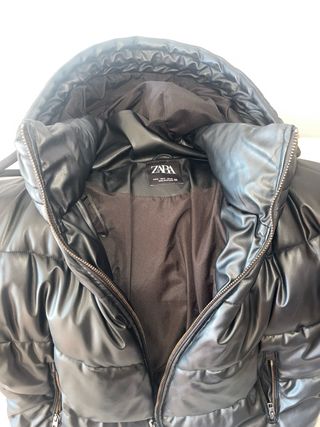 Cazadora Zara Negra Talla S, se usó dos veces.