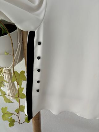Blusa Zara Mujer Blanca y Negra