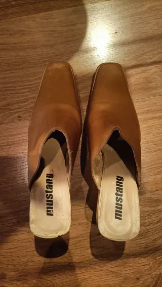 Zapatos Mustang tacón marrón