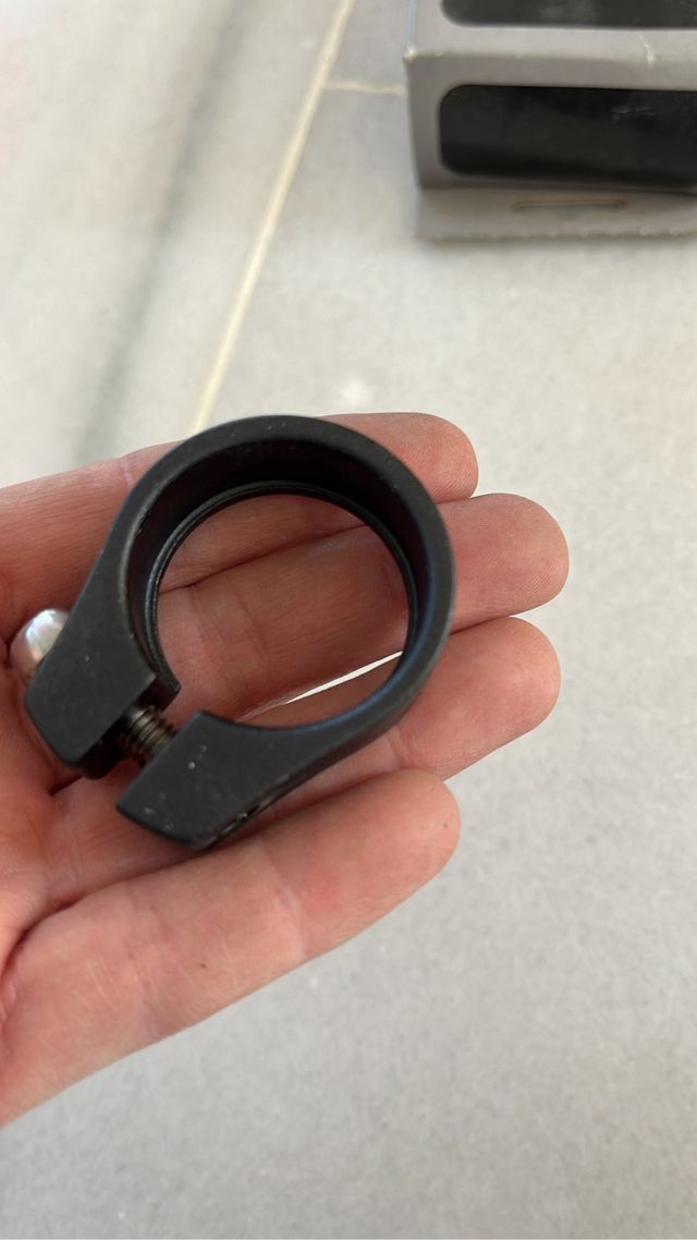 Abrazaderas metalicas negras