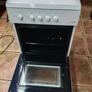 Cocina de gas butano con horno Lynx.