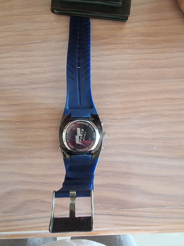 Reloj azul