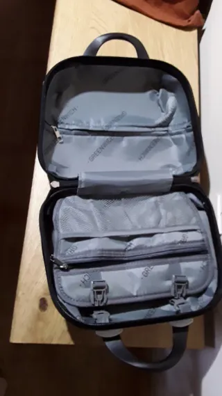 Neceser infantil de viaje sin estrenar tipo maletí